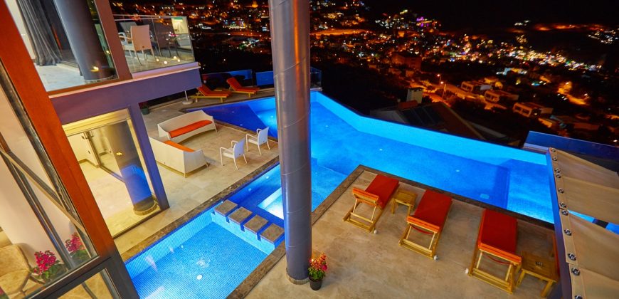 Very Modern Five En Suite Bedroom Detached Villa With Gallery Living Area. Main infinity pool With Jacuzzi Pool.Fully Furnished & Air Conditioned Throughout.