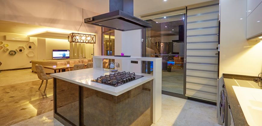 Very Modern Five En Suite Bedroom Detached Villa With Gallery Living Area. Main infinity pool With Jacuzzi Pool.Fully Furnished & Air Conditioned Throughout.