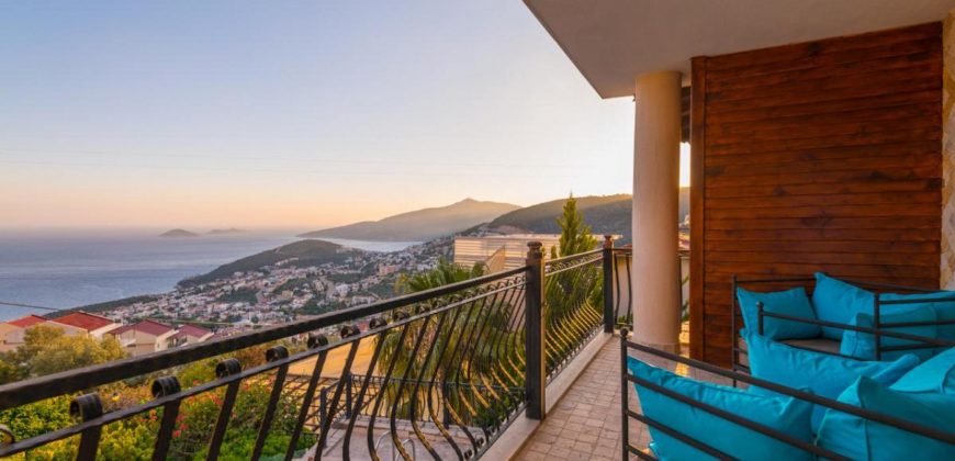 5 Bedroom Detached Luxury Villa For Sale in Kalkan