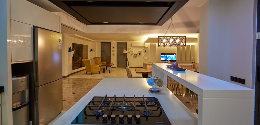 Very Modern Five En Suite Bedroom Detached Villa With Gallery Living Area. Main infinity pool With Jacuzzi Pool.Fully Furnished & Air Conditioned Throughout.