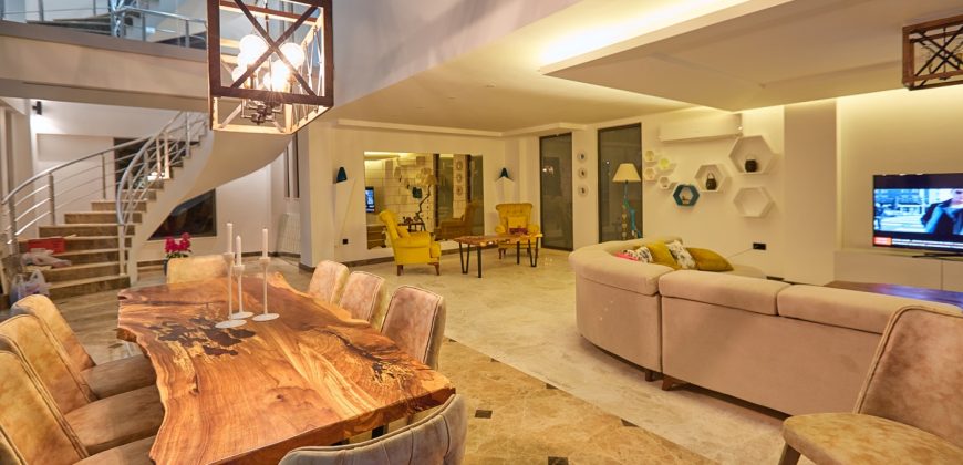 Very Modern Five En Suite Bedroom Detached Villa With Gallery Living Area. Main infinity pool With Jacuzzi Pool.Fully Furnished & Air Conditioned Throughout.