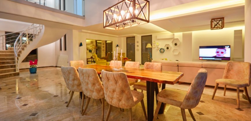 Very Modern Five En Suite Bedroom Detached Villa With Gallery Living Area. Main infinity pool With Jacuzzi Pool.Fully Furnished & Air Conditioned Throughout.