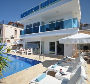 For Sale Luxury Four Bedroom Detached Modern Villa Located in Kalamar