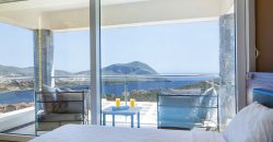 Luxury Villa with four well-appointed bedrooms and sea views