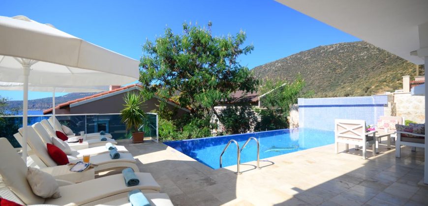 For Sale Luxury Four Bedroom Detached Modern Villa Located in Kalamar