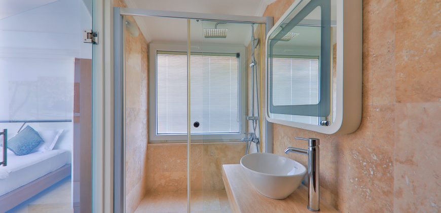 SOLD-Modern Six Bedroom Detached Villa With A Stunning Sea View