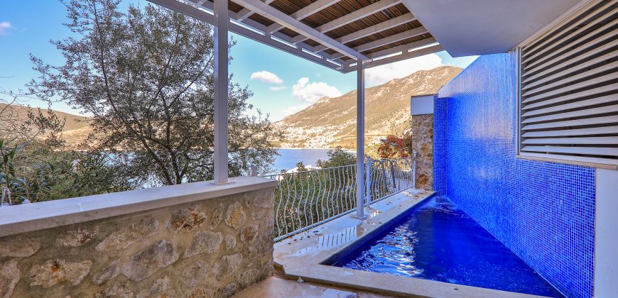 SOLD-Modern Six Bedroom Detached Villa With A Stunning Sea View