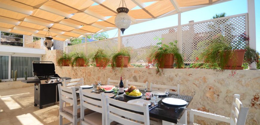 For Sale Luxury Four Bedroom Detached Modern Villa Located in Kalamar