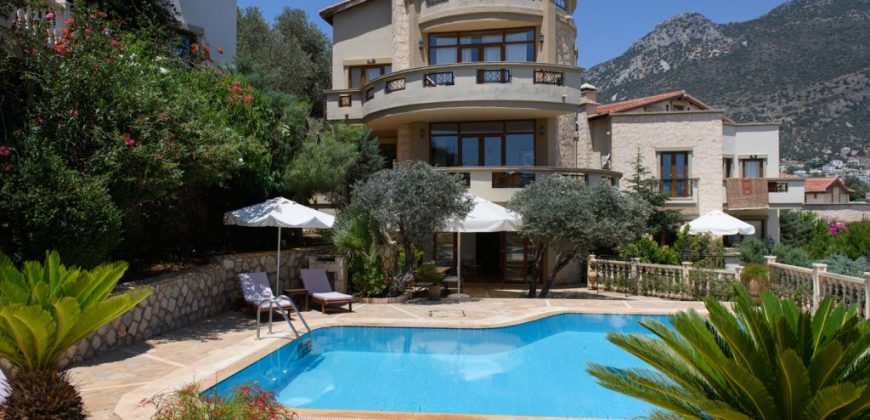 Three Bedroom Detached Villa with Sea View-SOLD