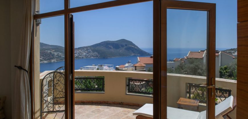 Three Bedroom Detached Villa with Sea View-SOLD