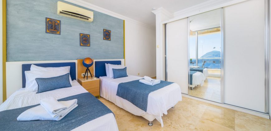 Luxury Modern Five En Suite Bedroom Villa With Private Infinity Pool, Open Sea View & Rental Guarantee