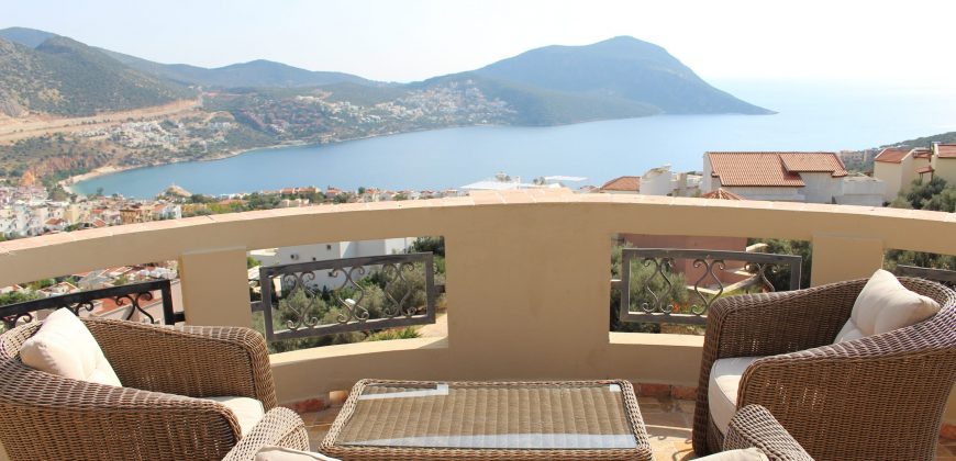 Three Bedroom Detached Villa with Sea View-SOLD