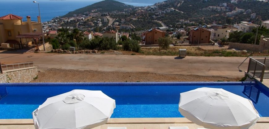 Deluxe Five Bedroom Duplex Villa With Large Infinity Pool-SOLD