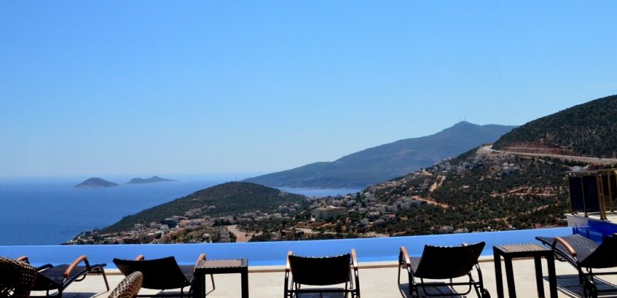 Deluxe Five Bedroom Duplex Villa With Large Infinity Pool-SOLD