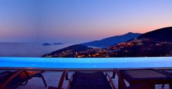 Deluxe Five Bedroom Duplex Villa With Large Infinity Pool-SOLD
