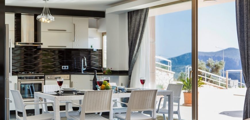 Deluxe Five Bedroom Duplex Villa With Large Infinity Pool-SOLD