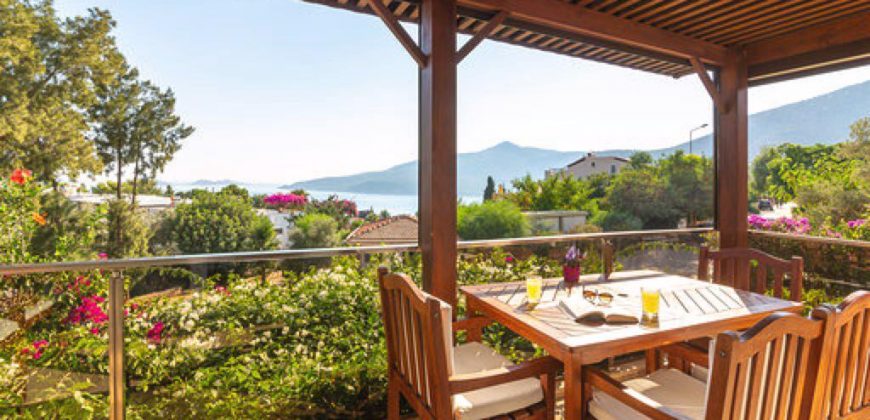 Stylish 5 Bedroom Luxury Villa with Private Pool For Sale