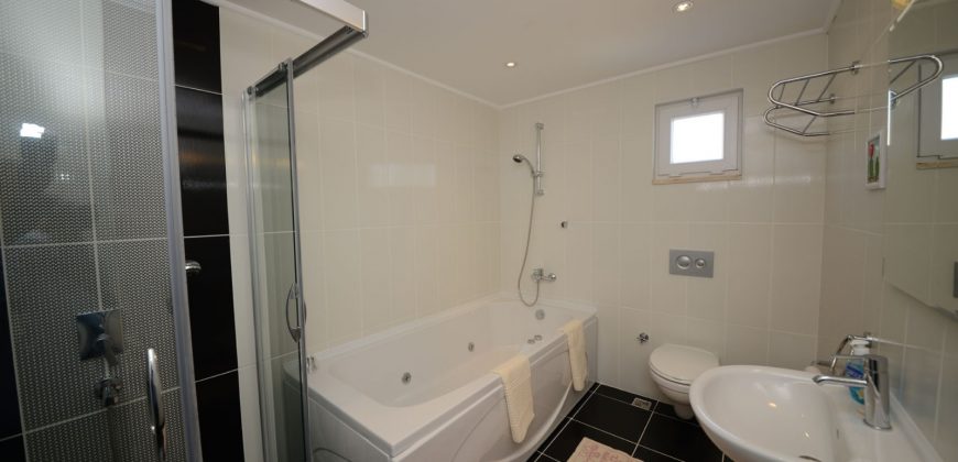 Stylish 5 Bedroom Luxury Villa with Private Pool For Sale