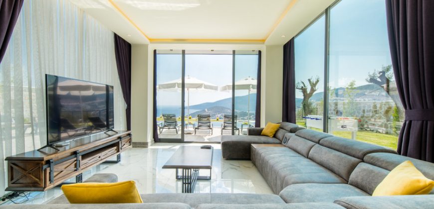 For Sale Superbly Presented 5-bedroom Villa close to the Mediteran Hotel in Kalkan