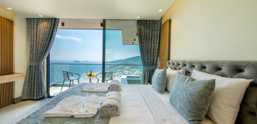 For Sale Superbly Presented 5-bedroom Villa close to the Mediteran Hotel in Kalkan