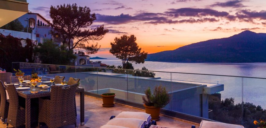 Incredibly stylish villa with private infinity pool and stunning views over Kalamar Bay For Sale